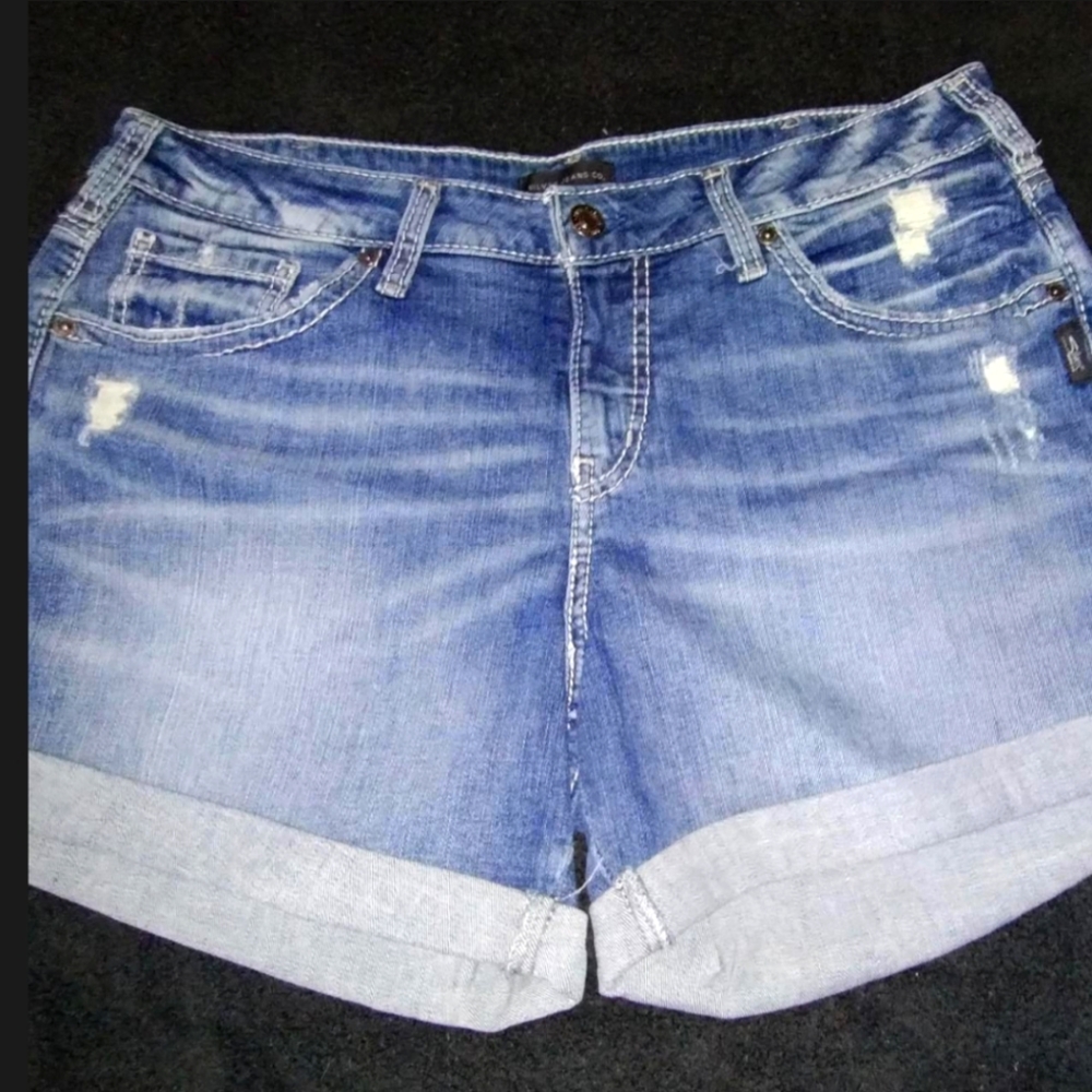 Silver Jean Co 33 waist women's jean shorts only wore once to try on